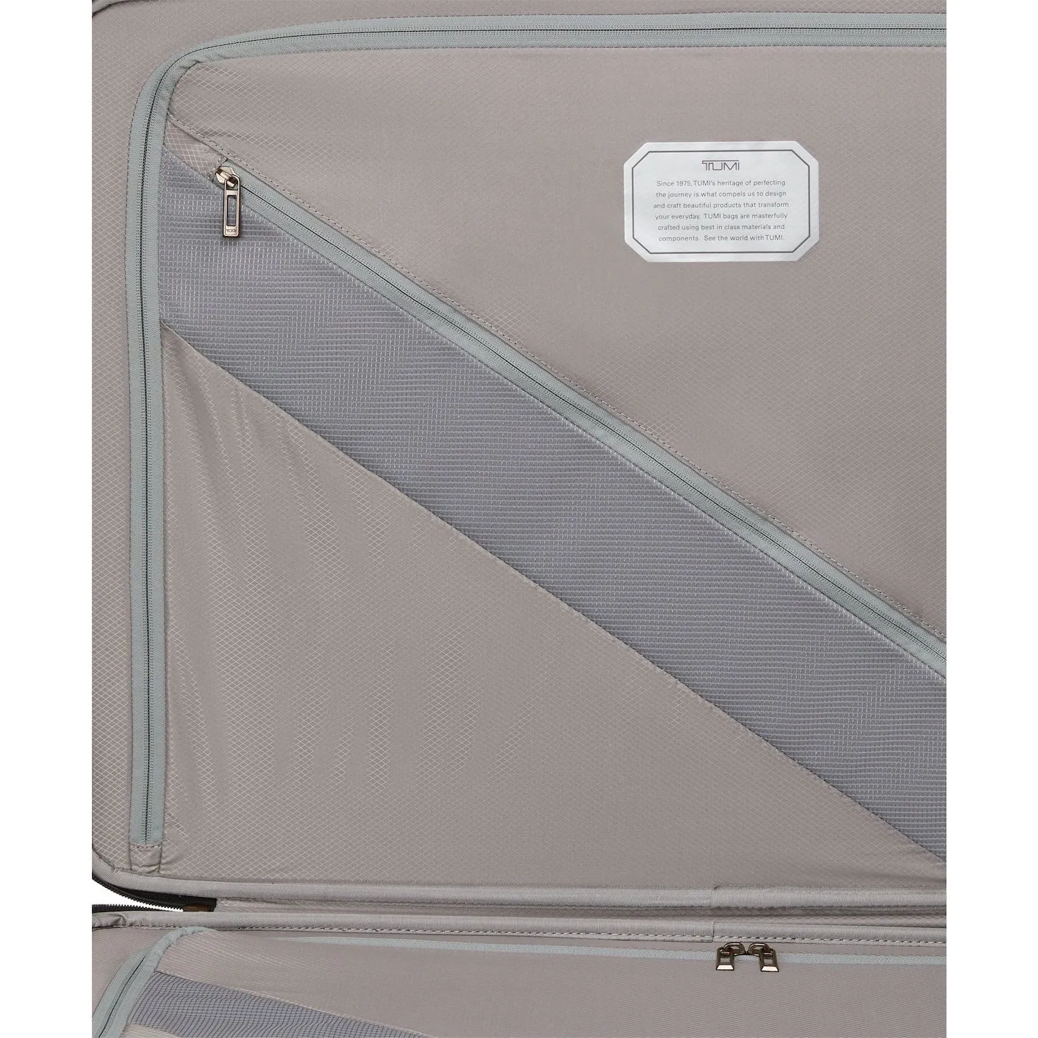 19 Degree Lite Extended Trip 4 Wheel Packing Case