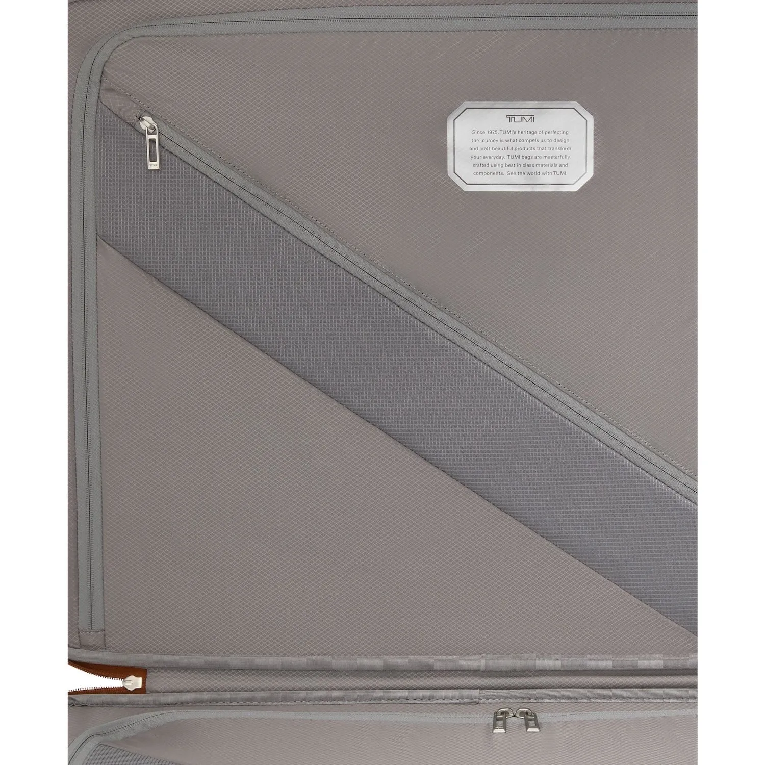 19 Degree Lite Extended Trip 4 Wheel Packing Case