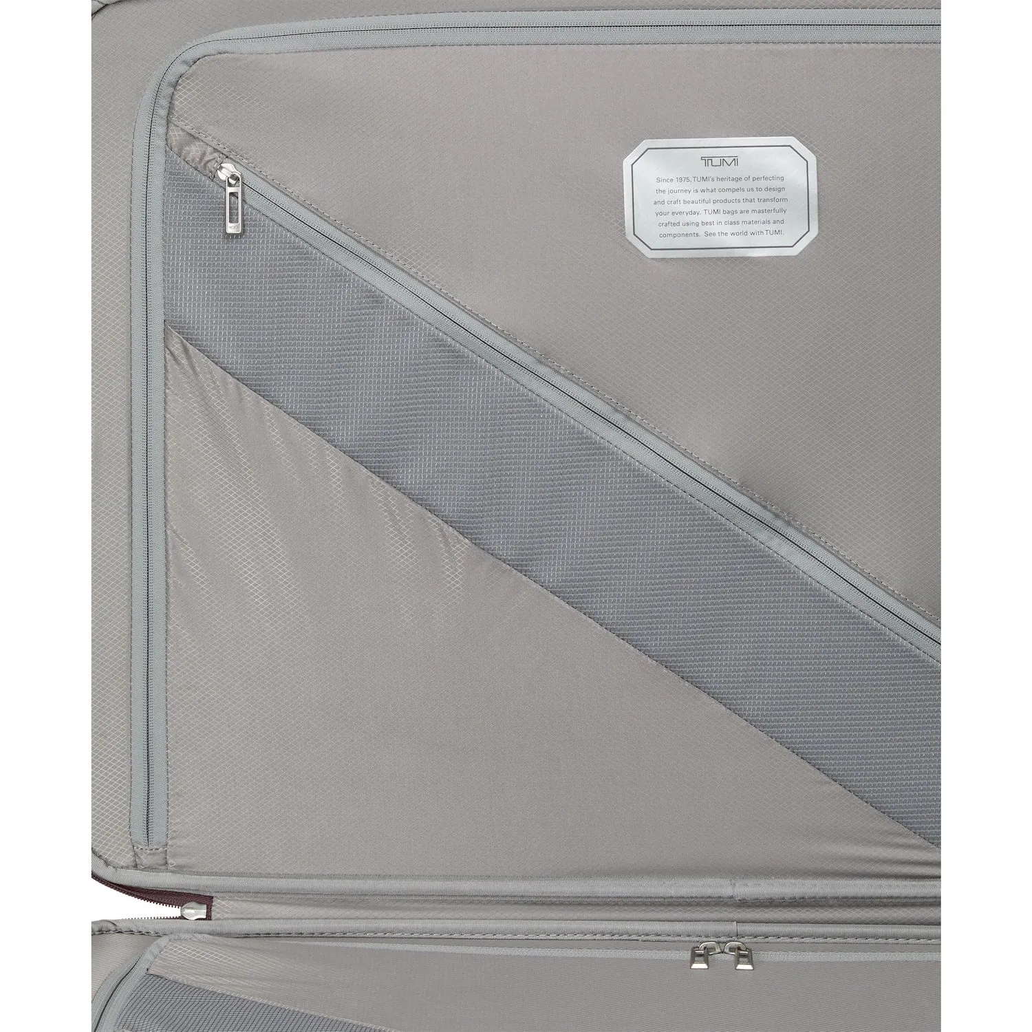 19 Degree Lite Extended Trip 4 Wheel Packing Case