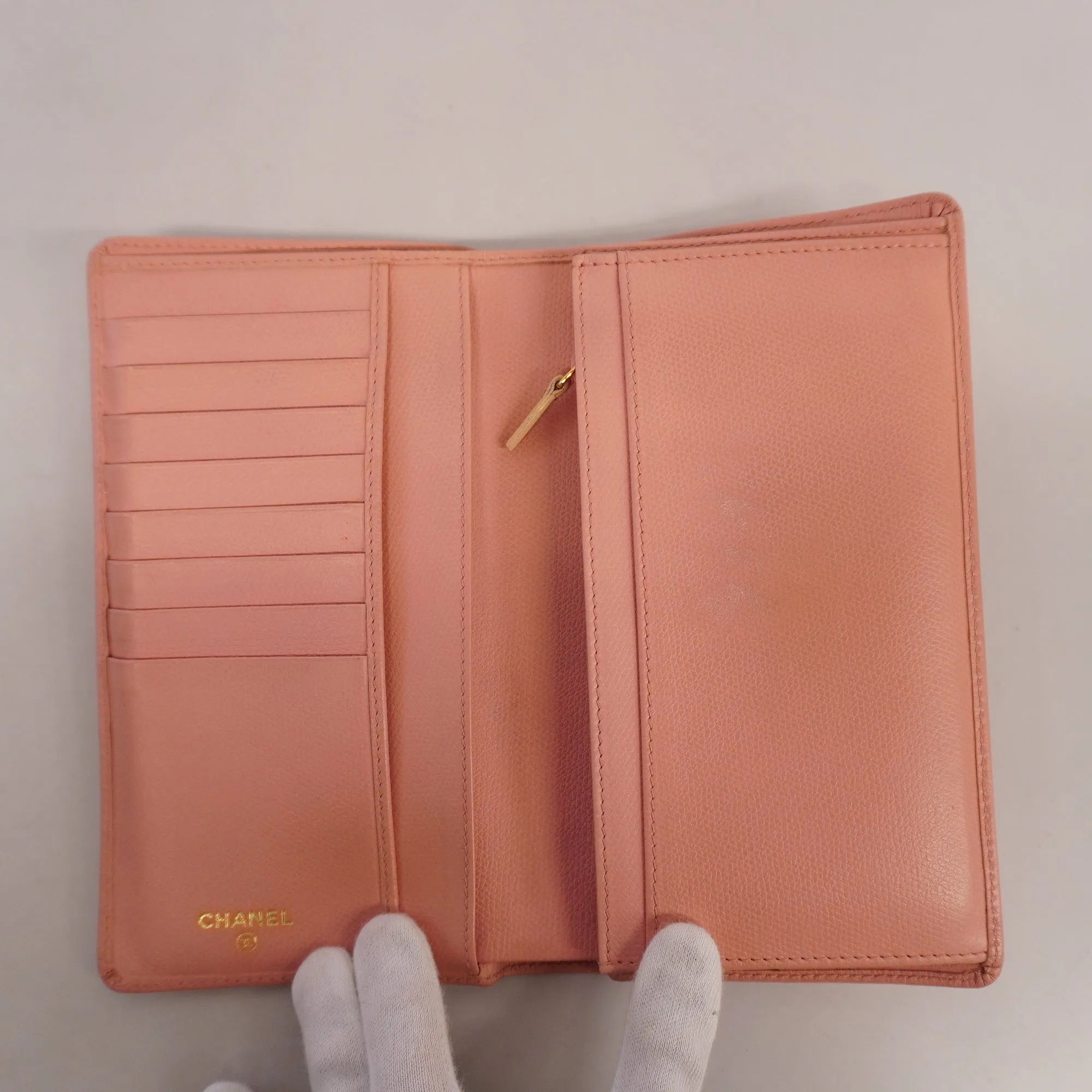 CHANEL   Coco Button Gold Hardware Women's Leather Long Wallet [bi-fold] Pink