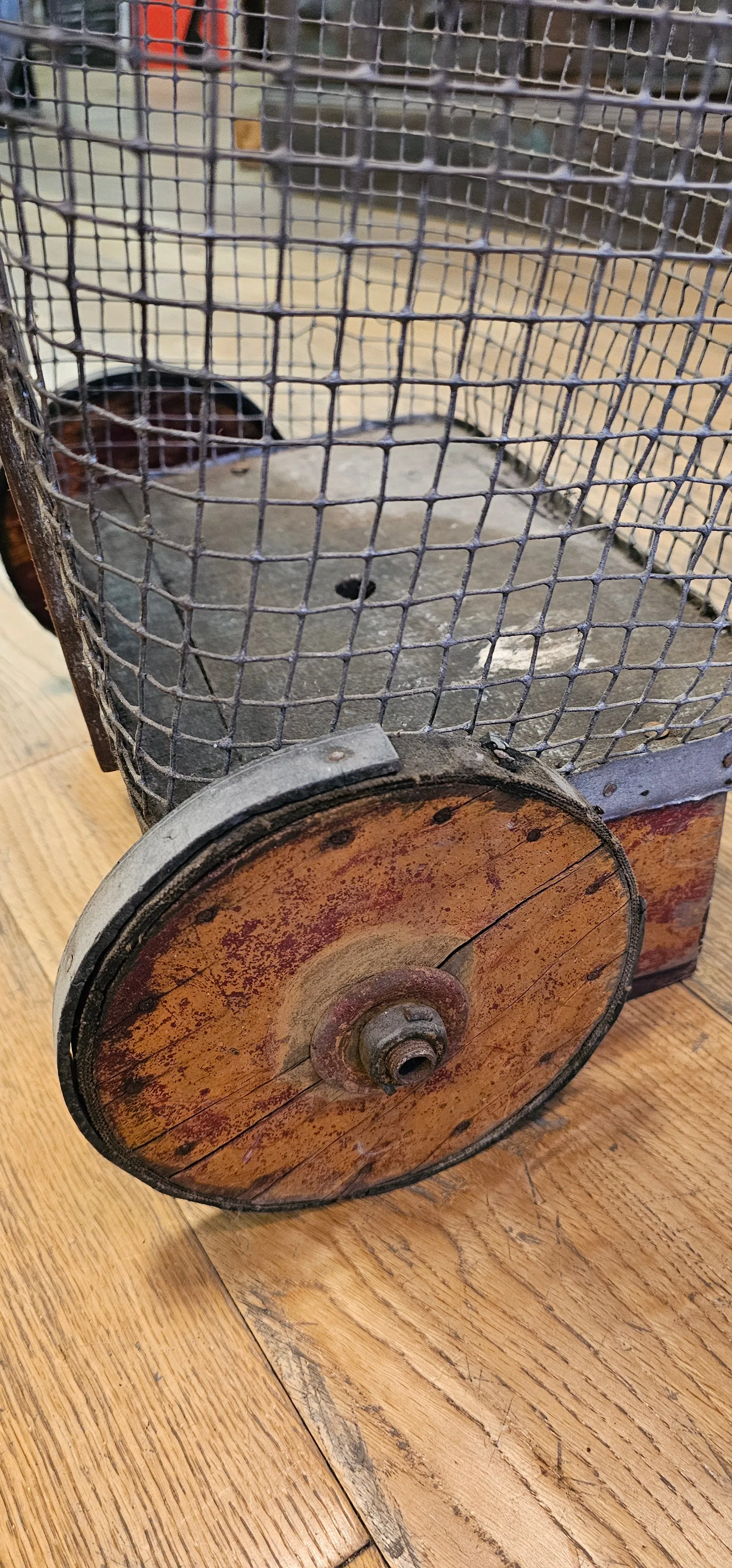 Metal Mesh 2 Wheeled Shopping Basket